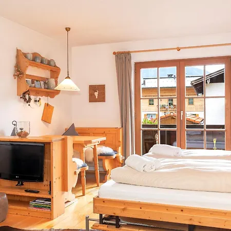 Heustub'n Apartment *